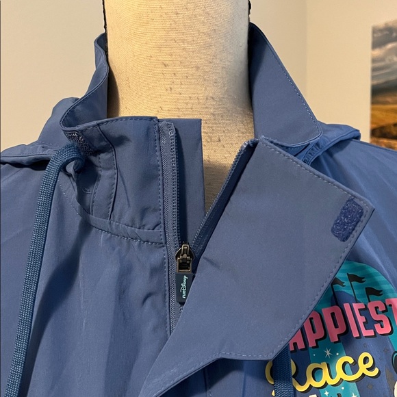 Run Disney 2024 Jacket - Picture 4 of 15